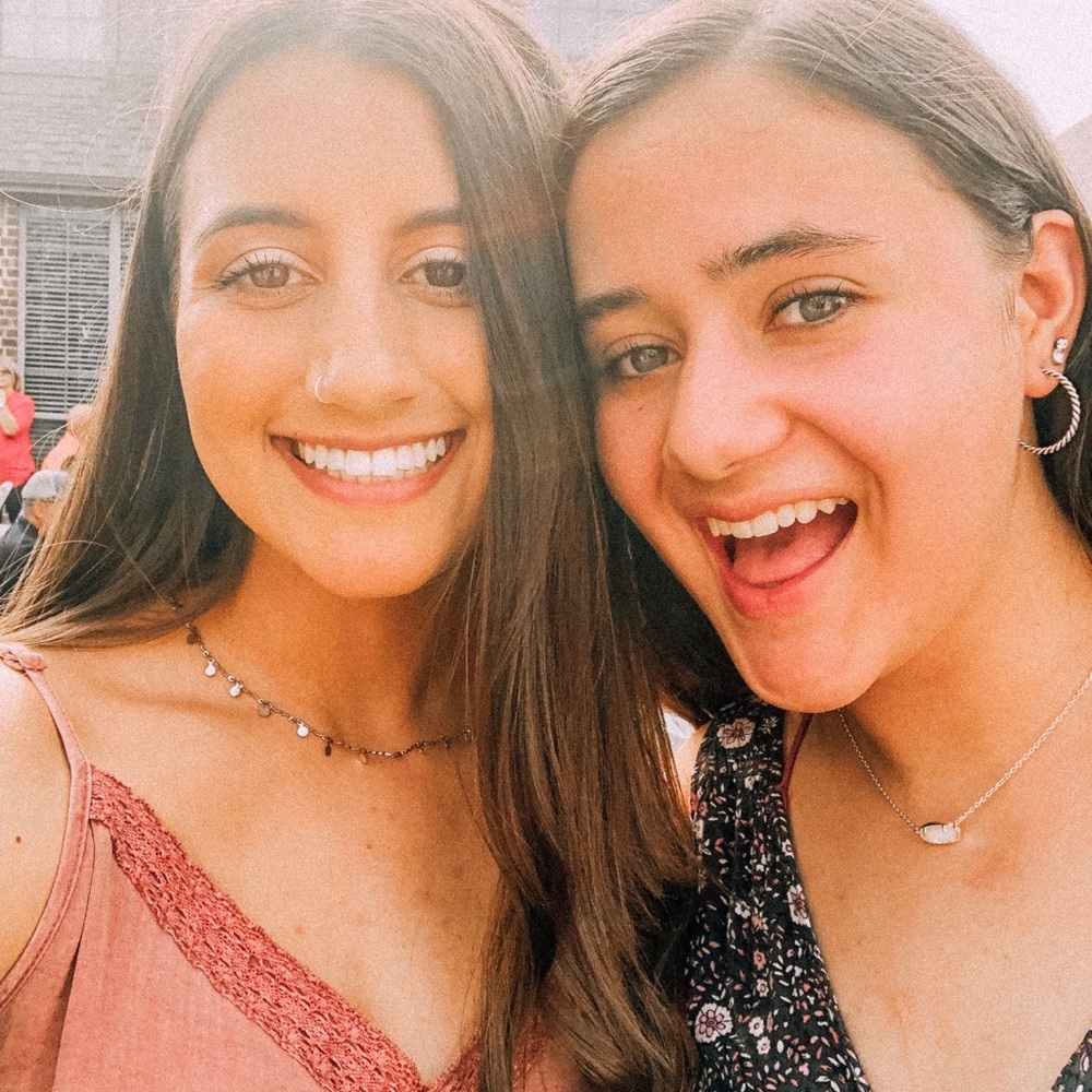 Meet your Posher, Avery